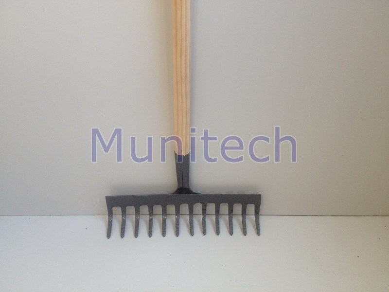 Garden Rake complete with handle 12 tooth